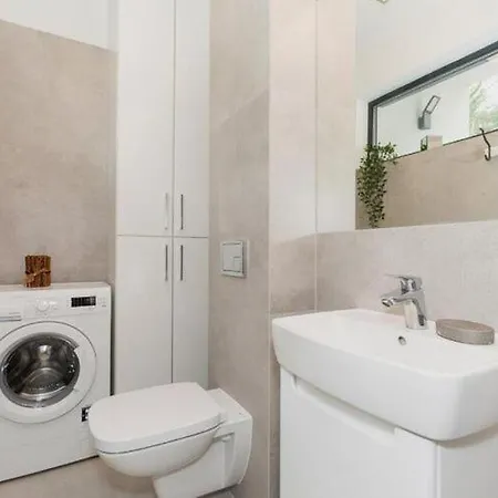 Ferienhaus Comfortable With Garden, Summer Pool