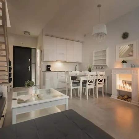 Comfortable With Garden, Summer Pool Feriehus Pobierowo