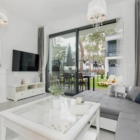 Feriehus Comfortable With Garden, Summer Pool Pobierowo