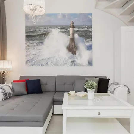 Comfortable With Garden, Summer Pool