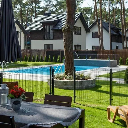 Feriehus Comfortable With Garden, Summer Pool *