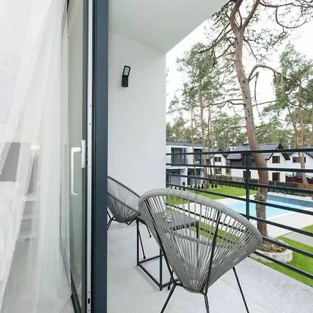 Comfortable With Garden, Summer Pool