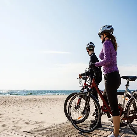 Comfortable With Garden, Summer Pool Hébergement de vacances Pobierowo