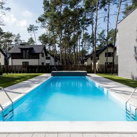 Comfortable With Garden, Summer Pool 度假居 波别罗沃