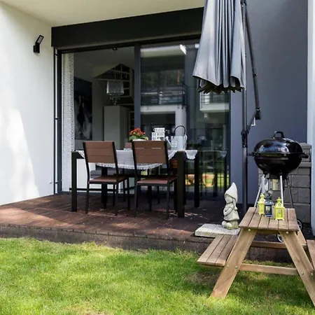 Comfortable With Garden, Summer Pool 度假居