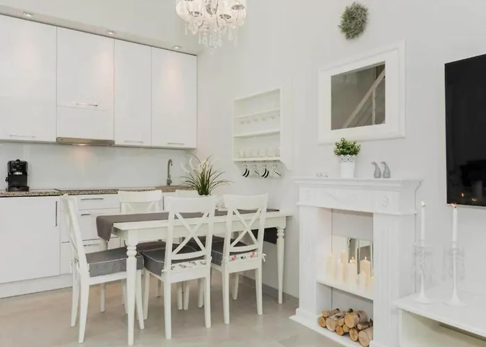 Comfortable With Garden, Summer Pool