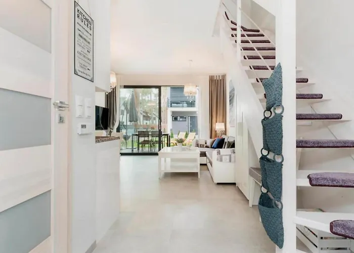 Comfortable With Garden, Summer Pool Holiday home