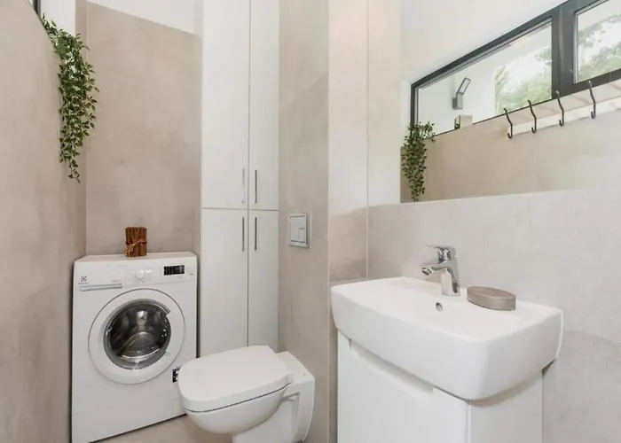 Comfortable With Garden, Summer Pool