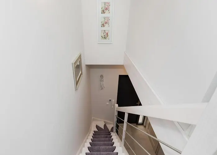 Comfortable With Garden, Summer Pool Holiday home