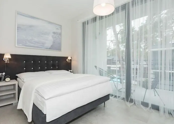 Comfortable With Garden, Summer Pool Holiday home